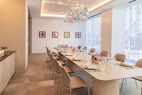 HALL Arts Hotel Dallas, Curio Collection by Hilton