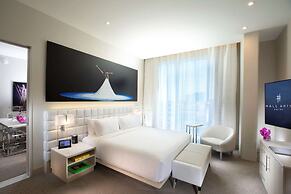 HALL Arts Hotel Dallas, Curio Collection by Hilton
