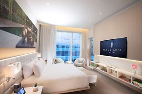 HALL Arts Hotel Dallas, Curio Collection by Hilton