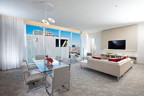 HALL Arts Hotel Dallas, Curio Collection by Hilton