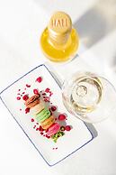 HALL Arts Hotel Dallas, Curio Collection by Hilton