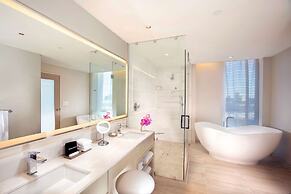HALL Arts Hotel Dallas, Curio Collection by Hilton