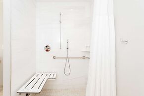 HALL Arts Hotel Dallas, Curio Collection by Hilton