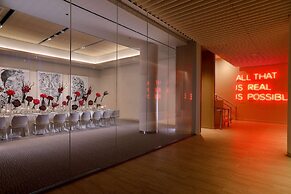 HALL Arts Hotel Dallas, Curio Collection by Hilton