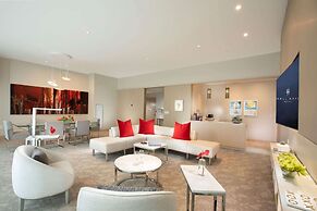 HALL Arts Hotel Dallas, Curio Collection by Hilton