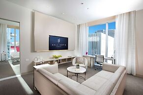 HALL Arts Hotel Dallas, Curio Collection by Hilton