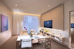 HALL Arts Hotel Dallas, Curio Collection by Hilton
