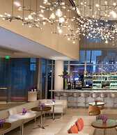 HALL Arts Hotel Dallas, Curio Collection by Hilton