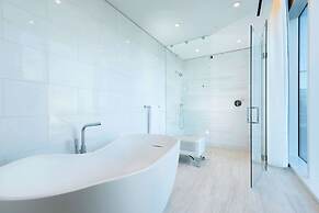 HALL Arts Hotel Dallas, Curio Collection by Hilton