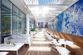 HALL Arts Hotel Dallas, Curio Collection by Hilton