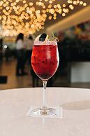 HALL Arts Hotel Dallas, Curio Collection by Hilton