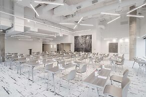 HALL Arts Hotel Dallas, Curio Collection by Hilton