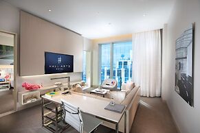 HALL Arts Hotel Dallas, Curio Collection by Hilton