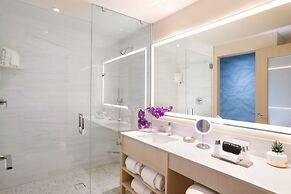 HALL Arts Hotel Dallas, Curio Collection by Hilton