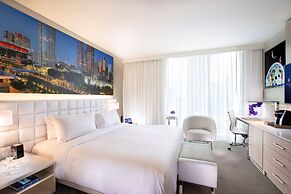 HALL Arts Hotel Dallas, Curio Collection by Hilton