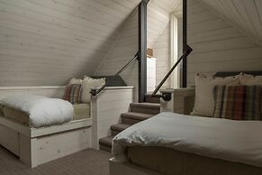 Eleven Scarp Ridge Lodge