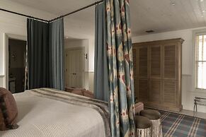 Eleven Scarp Ridge Lodge