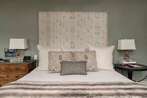 Eleven Scarp Ridge Lodge