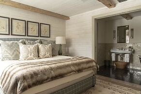 Eleven Scarp Ridge Lodge