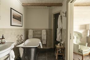 Eleven Scarp Ridge Lodge