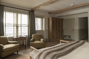 Eleven Scarp Ridge Lodge