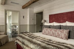 Eleven Scarp Ridge Lodge