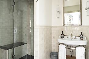 Eleven Scarp Ridge Lodge