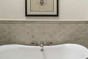 Eleven Scarp Ridge Lodge