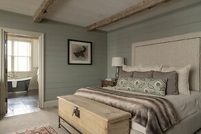 Eleven Scarp Ridge Lodge