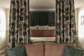 Eleven Scarp Ridge Lodge