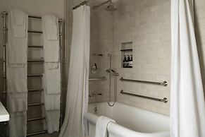 Eleven Scarp Ridge Lodge