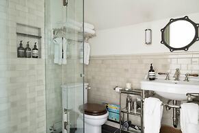 Eleven Scarp Ridge Lodge