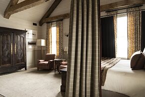 Eleven Scarp Ridge Lodge