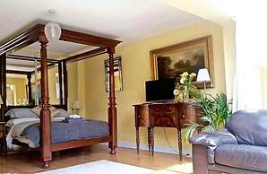 Lynbrook  Guests House