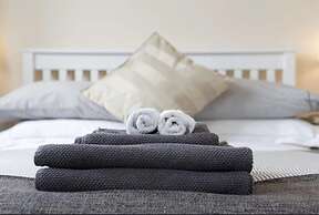 Lynbrook  Guests House