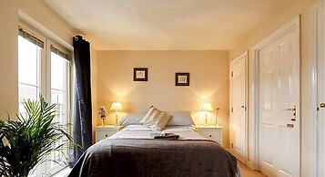 Lynbrook  Guests House