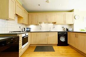 Lynbrook  Guests House