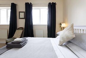 Lynbrook  Guests House