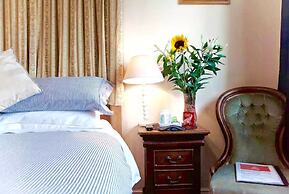 Lynbrook  Guests House