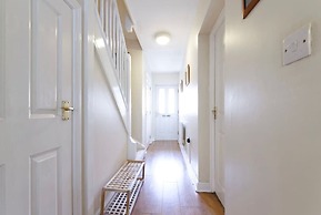 Lynbrook  Guests House