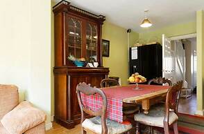 Lynbrook  Guests House