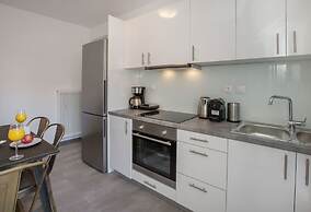 Roomy & Comfortable Apt Near Acropolis by GHH