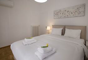Roomy & Comfortable Apt Near Acropolis by GHH