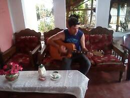 Thevindu guest & red mud resturent