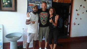 Thevindu guest & red mud resturent