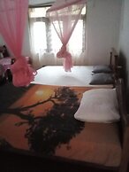 Thevindu guest & red mud resturent