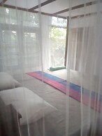 Thevindu guest & red mud resturent