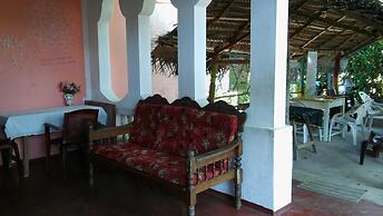 Thevindu guest & red mud resturent