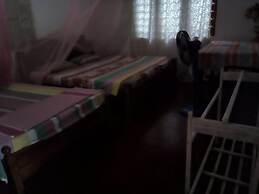 Thevindu guest & red mud resturent