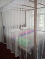 Thevindu guest & red mud resturent